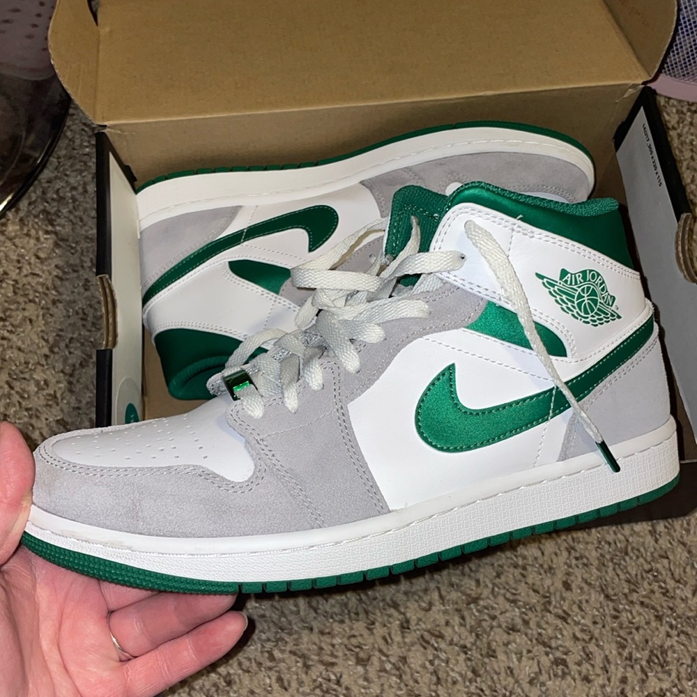 Air Jordan 1 Mid Se
